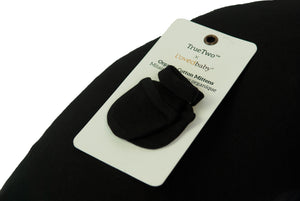 Organic Scratch Mittens in Black by True Two x L'ovedbaby